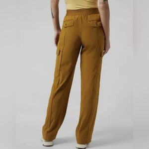 Athleta Vienna Cargo Pant, 10P, Brass Yellow